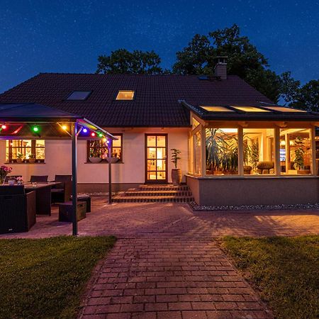 Wellnessparadies Mit Sauna Und Whirlpool Krakow am See Luaran gambar