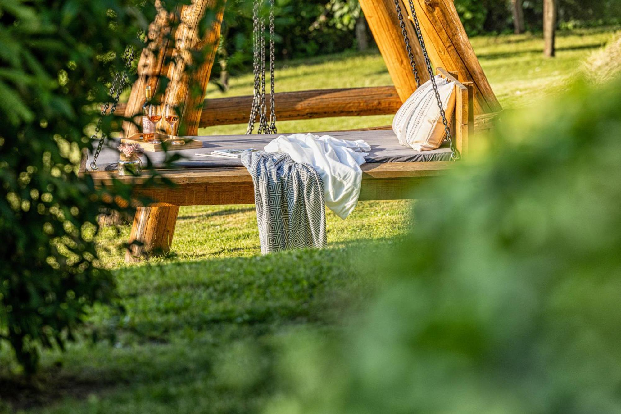 Wellnessparadies Mit Sauna Und Whirlpool Krakow am See Luaran gambar